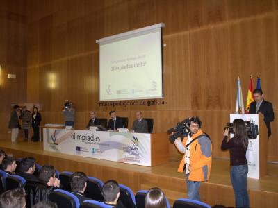 Un momento do acto de recoñecemento ás participantes na Olimpíada da FP.